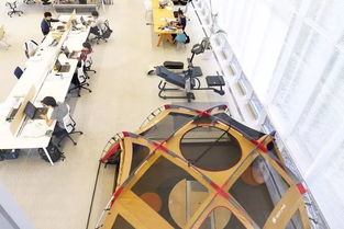 開設健身房,特設咖啡廳,還允許在辦公室內(nèi)搭帳篷 日企為了社畜摳破了腦袋....